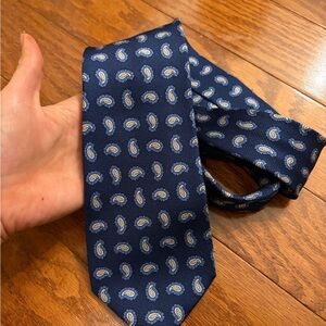Banana Republic Silk Navy Blue Paisley Tie